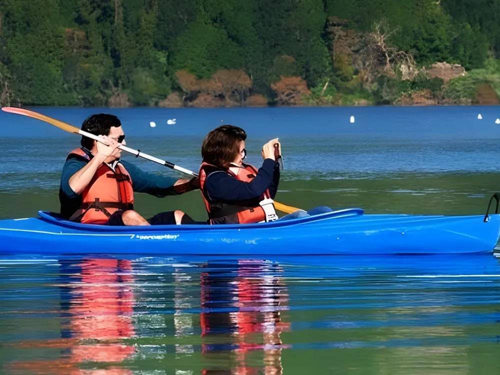 kayaking_in_furnas